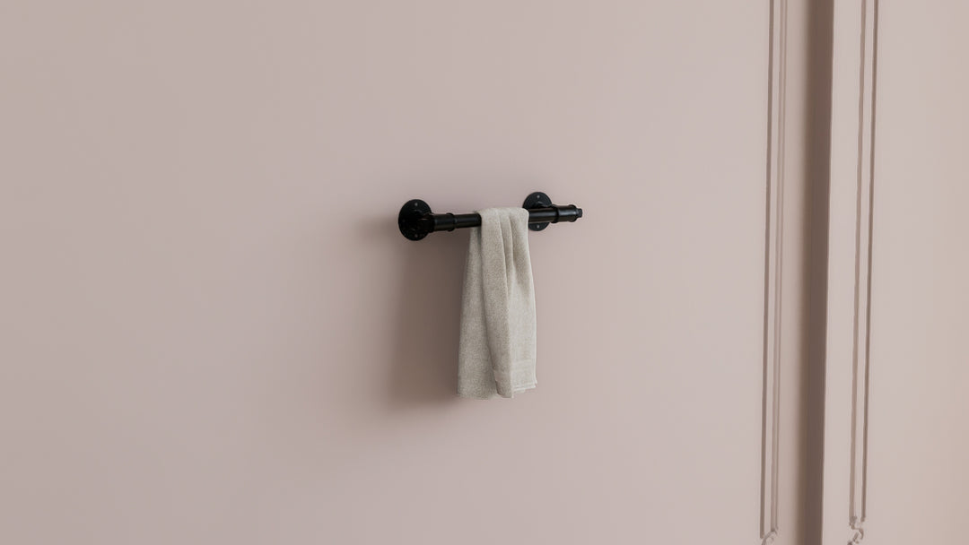 Industrial Wall Mounted Black Steel Pipe Towel Rack (D45)