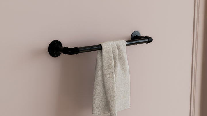 Minimal Black Pipe Towel Holder (D56)